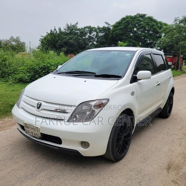 Toyota IST 2004 White
