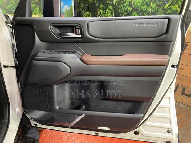Toyota Land Cruiser LC250 2024 White