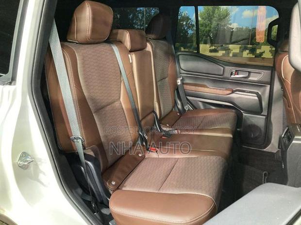 Toyota Land Cruiser LC250 2024 White