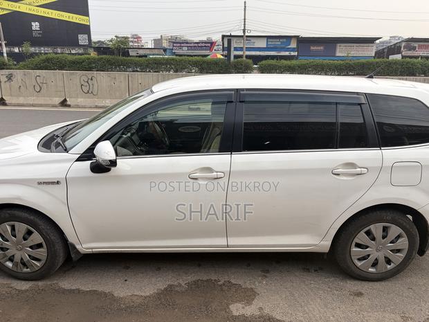 Toyota Corolla Fielder 1.5 Hybrid FWD 2017 White