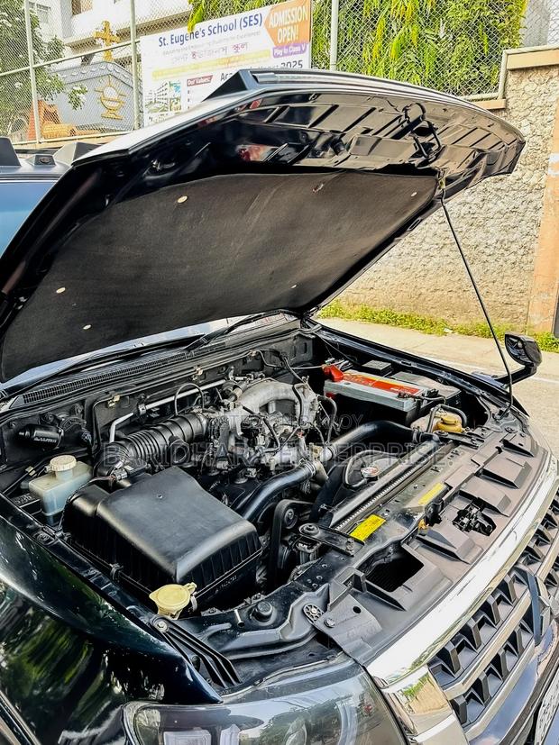 Mitsubishi Pajero 2010 Black