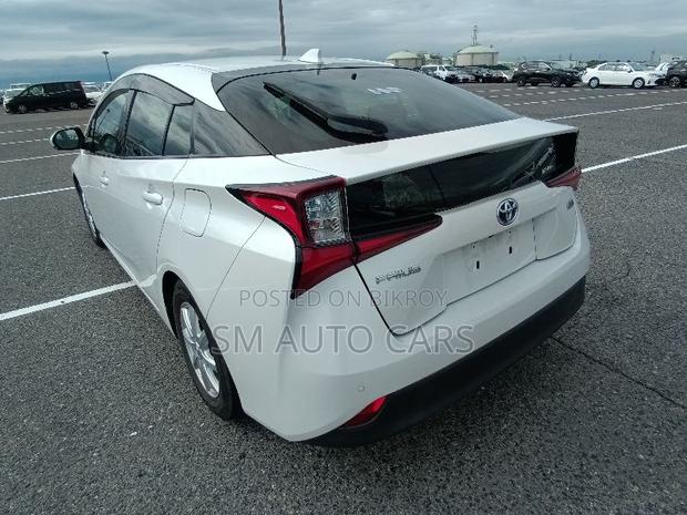 Toyota Prius 2021 Pearl