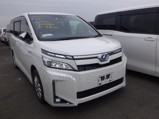 Toyota Voxy 2021 Pearl
