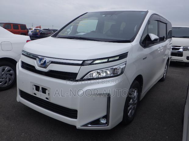 Toyota Voxy 2021 Pearl