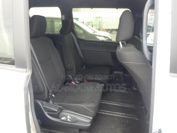Toyota Voxy 2021 Pearl