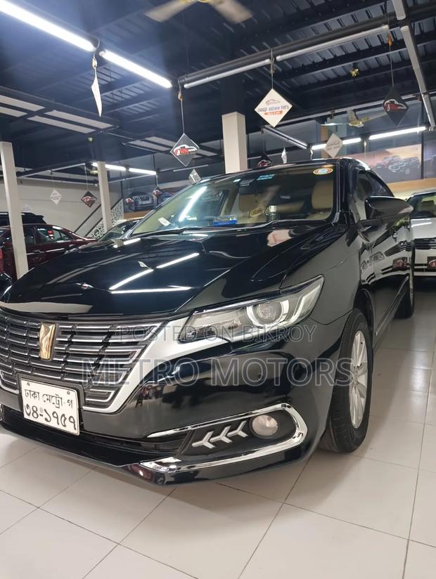 Toyota Premio 2017 Black