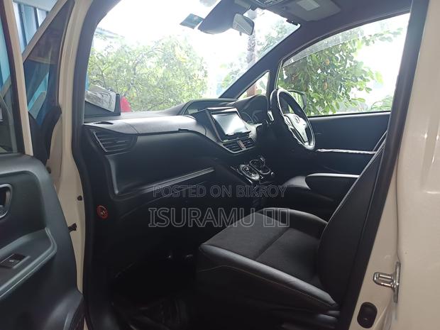 Toyota Noah 1.8 FWD Hybrid (7 Seater) 2016 Pearl