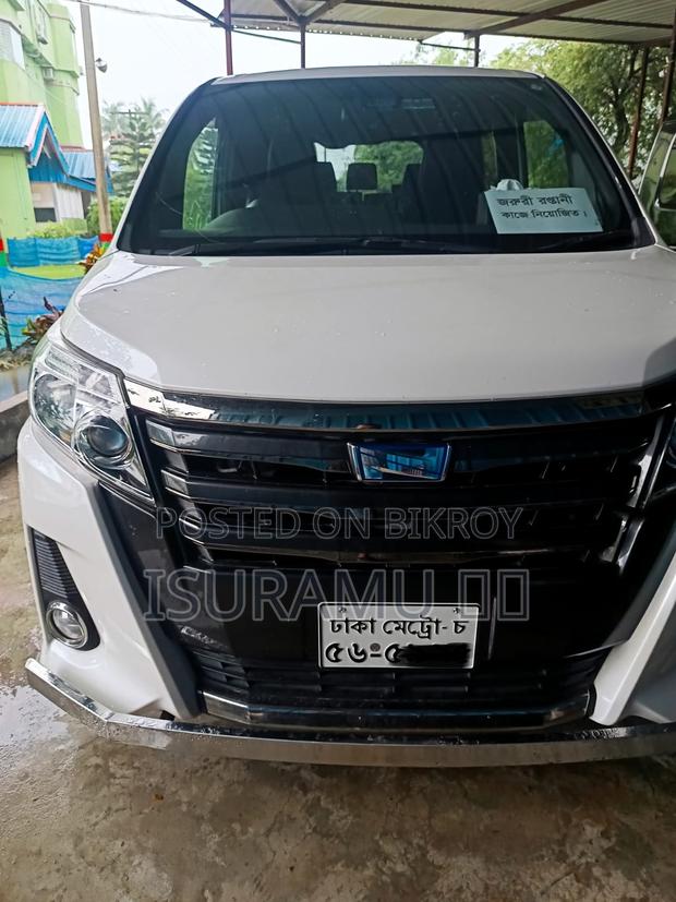 Toyota Noah 1.8 FWD Hybrid (7 Seater) 2016 Pearl