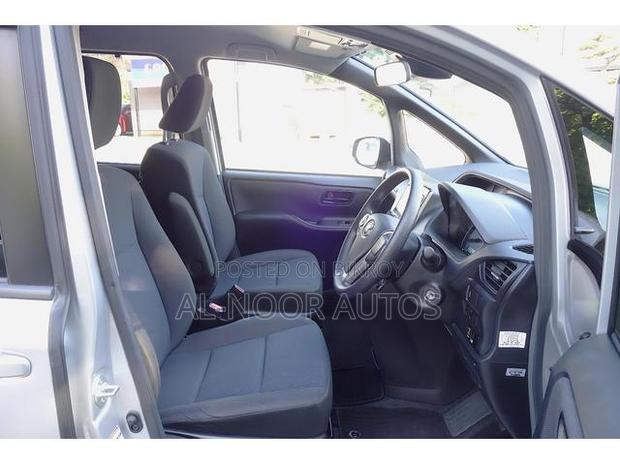 Toyota Noah 2021 Silver
