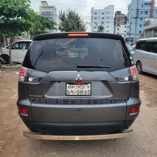 Mitsubishi Outlander 2011 Gray
