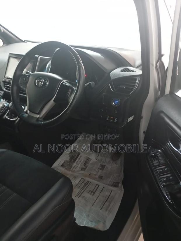 Toyota Esquire 2021 Pearl