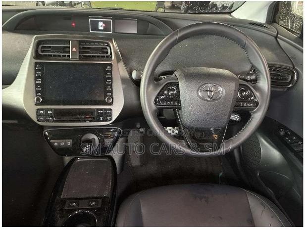 Toyota Prius 2022 Blue