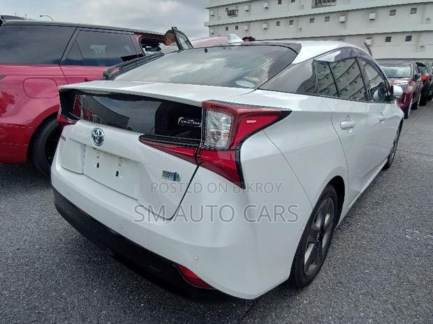 Toyota Prius 2021 Pearl