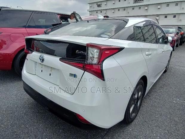 Toyota Prius 2021 Pearl