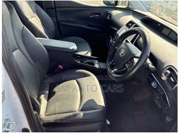 Toyota Prius 2021 Pearl