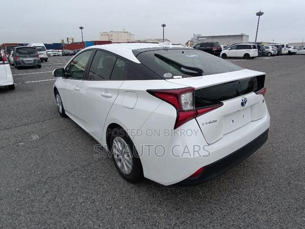 Toyota Prius 2021 Pearl