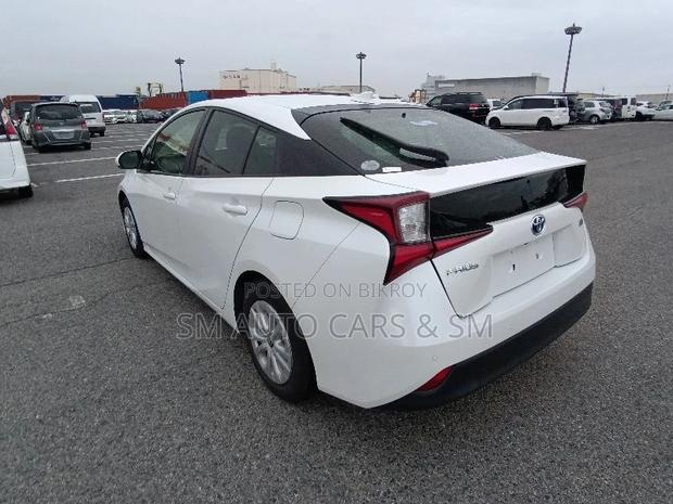 Toyota Prius 2021 Pearl