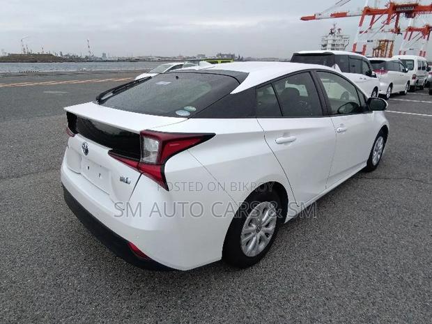 Toyota Prius 2021 Pearl