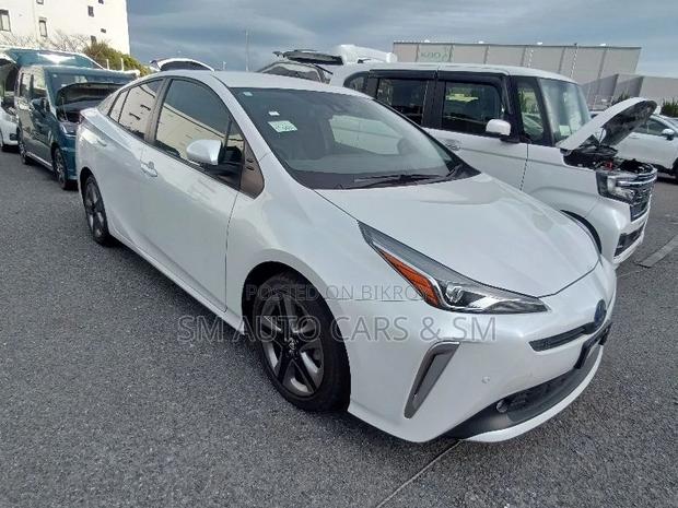 Toyota Prius 2021 Pearl