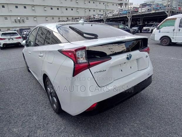 Toyota Prius 2021 Pearl
