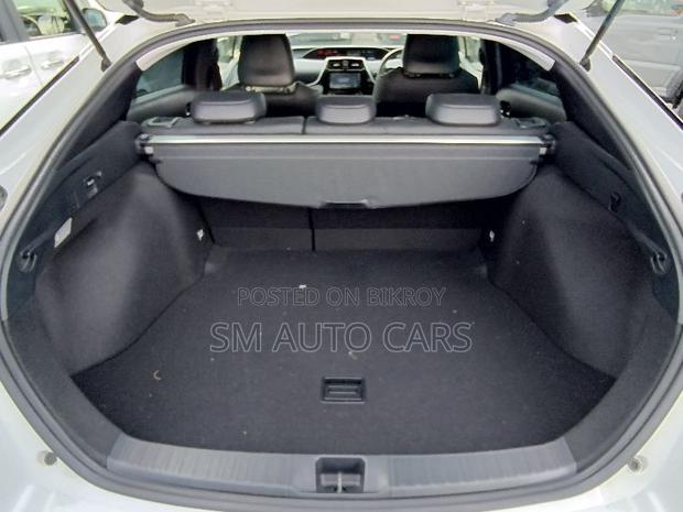 Toyota Prius 2021 Pearl