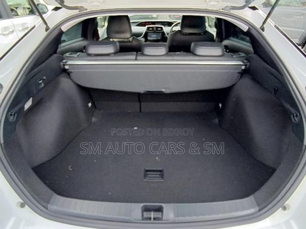 Toyota Prius 2021 Pearl