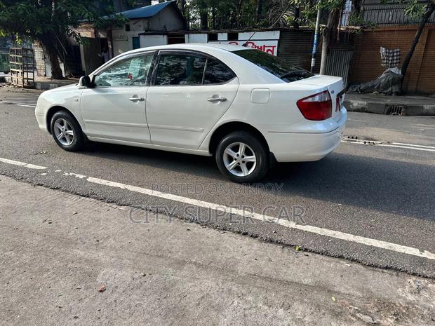 Toyota Corolla 2005 White
