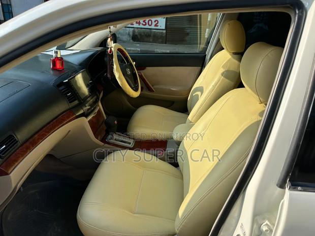 Toyota Corolla 2005 White