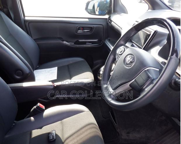 Toyota Noah 2021 Pearl