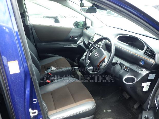 Toyota Sienta 2021 Blue