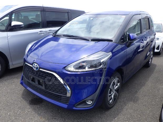 Toyota Sienta 2021 Blue