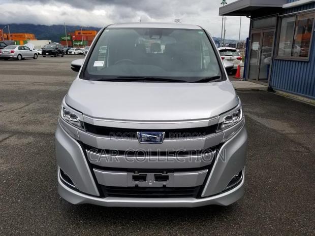 Toyota Noah 2021 Silver
