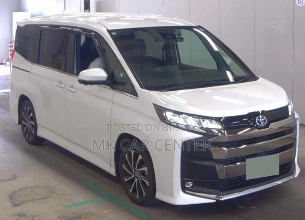 New Toyota Noah 2022 Pearl