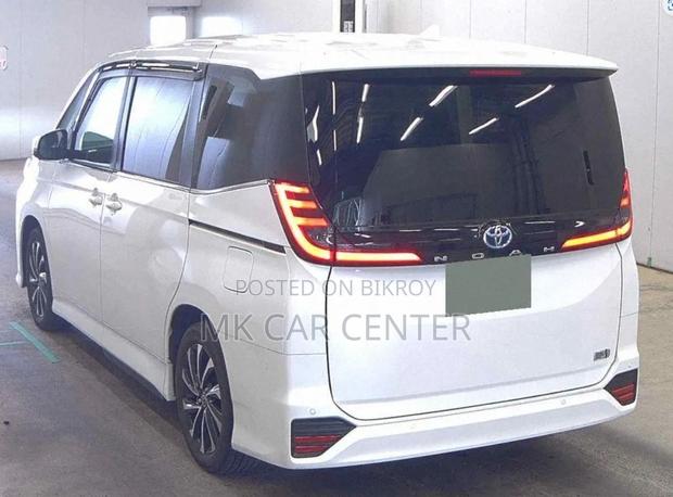 New Toyota Noah 2022 Pearl