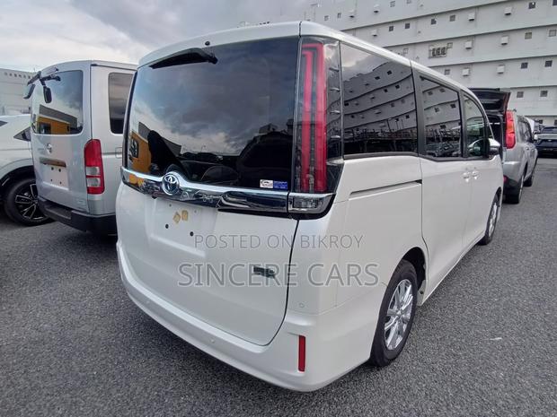 Toyota Noah 2021 Pearl