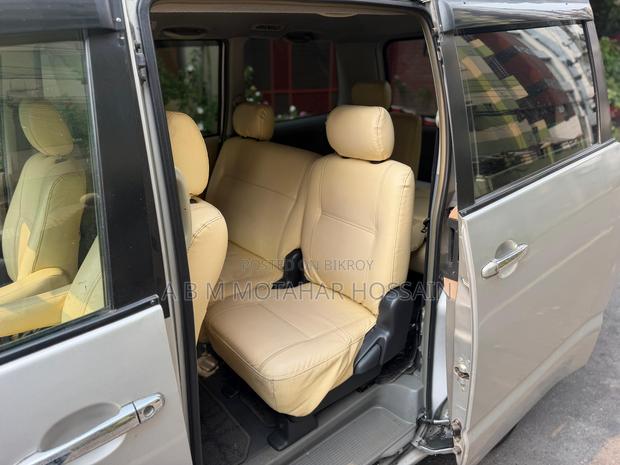 Toyota Noah 2.0 AWD (8 Seater) 2004 Silver