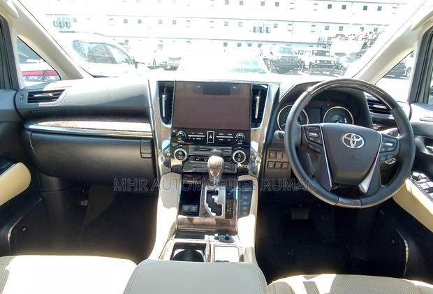 Toyota Alphard 2.5 Hybrid AWD 2023 Pearl