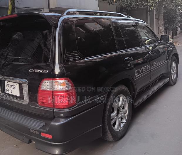Toyota Land Cruiser 2004 Black