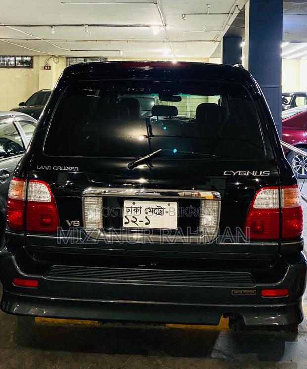 Toyota Land Cruiser 2004 Black