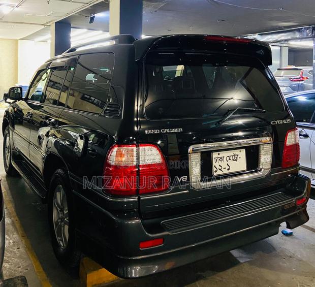 Toyota Land Cruiser 2004 Black
