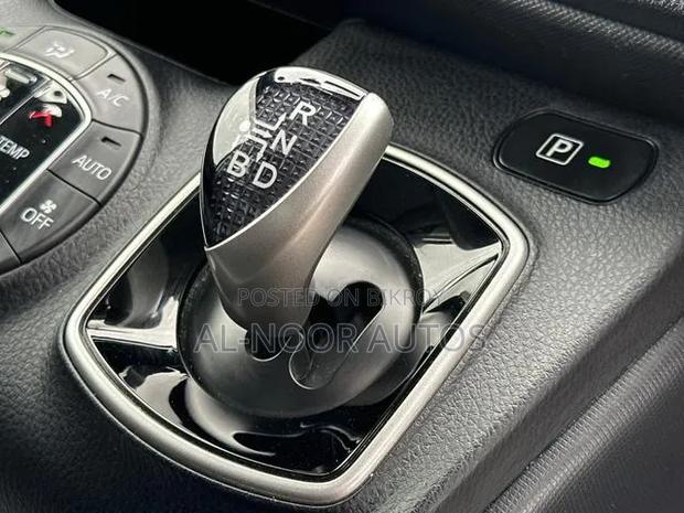 Toyota Noah 2021 Silver