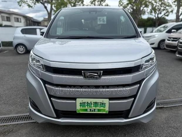 Toyota Noah 2021 Silver