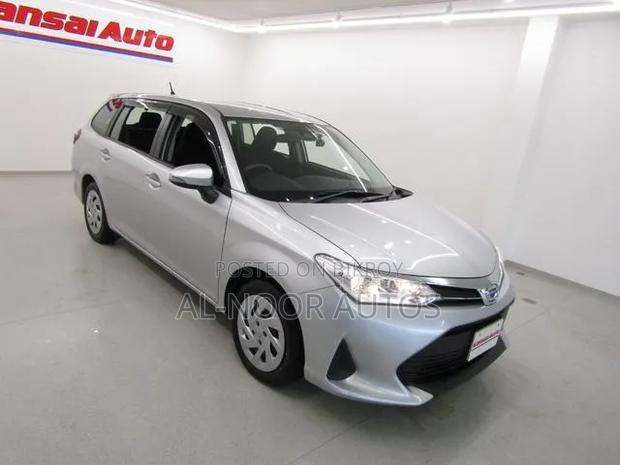 Toyota Corolla Fielder 2021 Silver