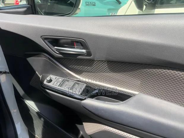 Toyota C-Hr 2021 Pearl