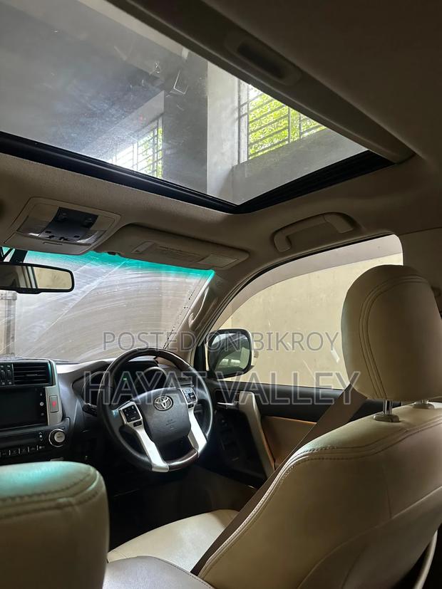 Toyota Land Cruiser Prado 2012 Pearl