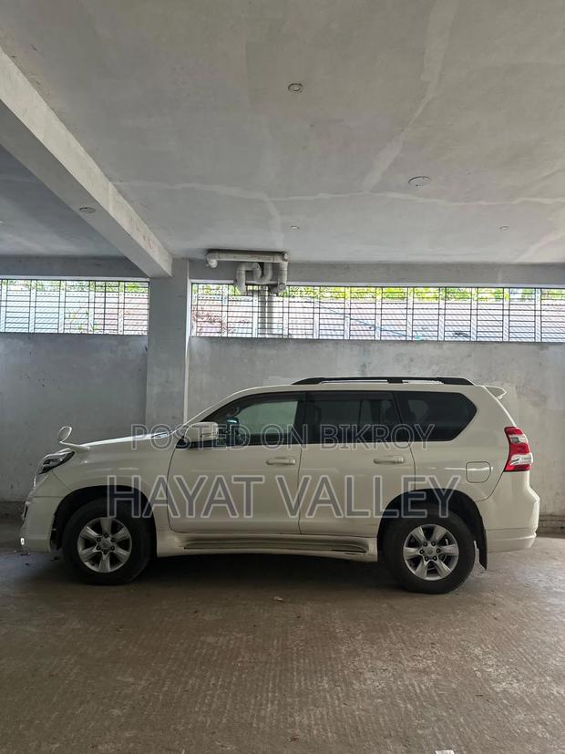 Toyota Land Cruiser Prado 2012 Pearl