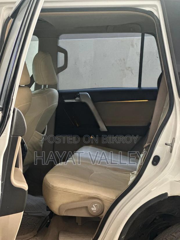 Toyota Land Cruiser Prado 2012 Pearl