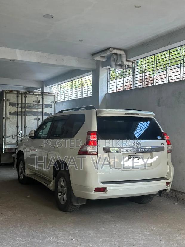 Toyota Land Cruiser Prado 2012 Pearl