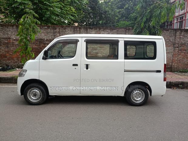 Toyota Noah 2011 White