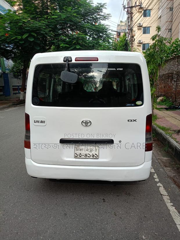 Toyota Noah 2011 White